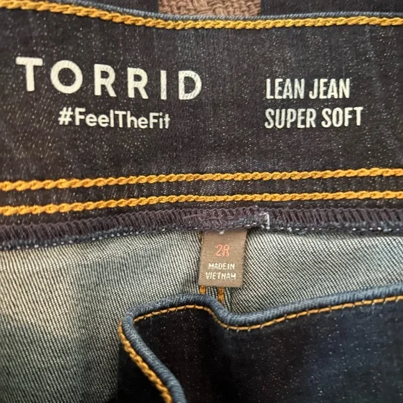 Torrid Women's Dark Wash Skinny lean Jeans - Picture 2 of 4